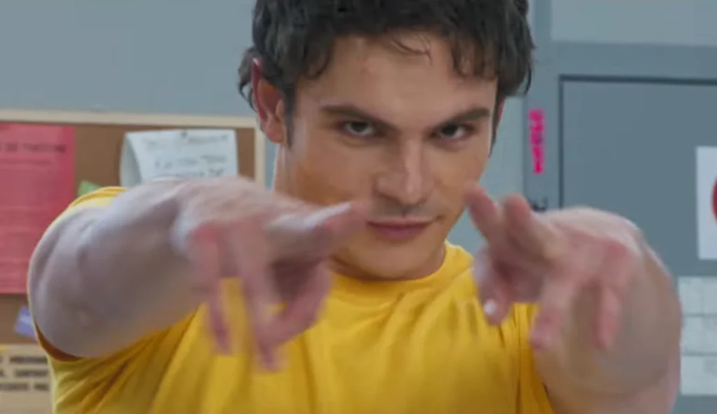 Antoine Simony - Filip Nikolic, Culte 2Be3, série Prime Video