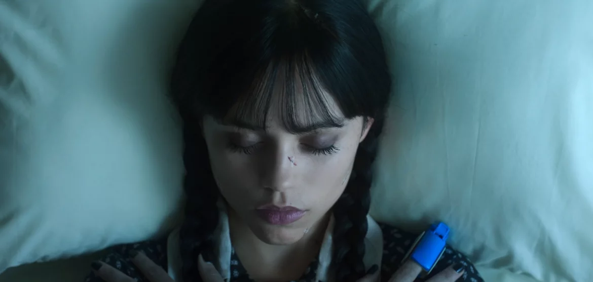 Mercredi est-elle morte dans la saison 2 