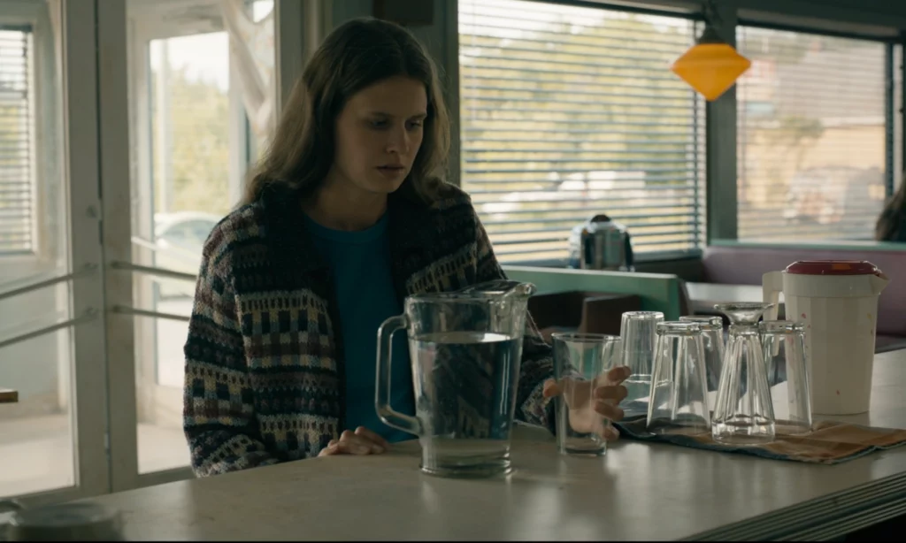 Sara - FROM saison 4 épisode 4 
