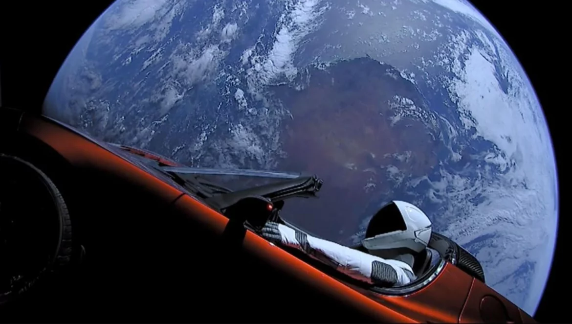 Tesla Roadster espace