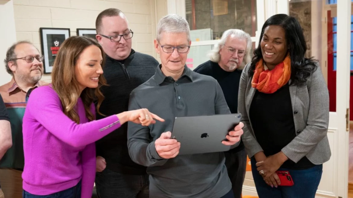 Tim Cook - Apple Intelligence