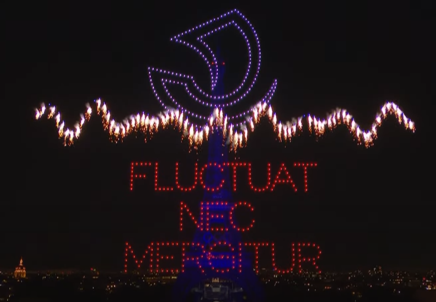 feux-artifices-paris-JO-drones